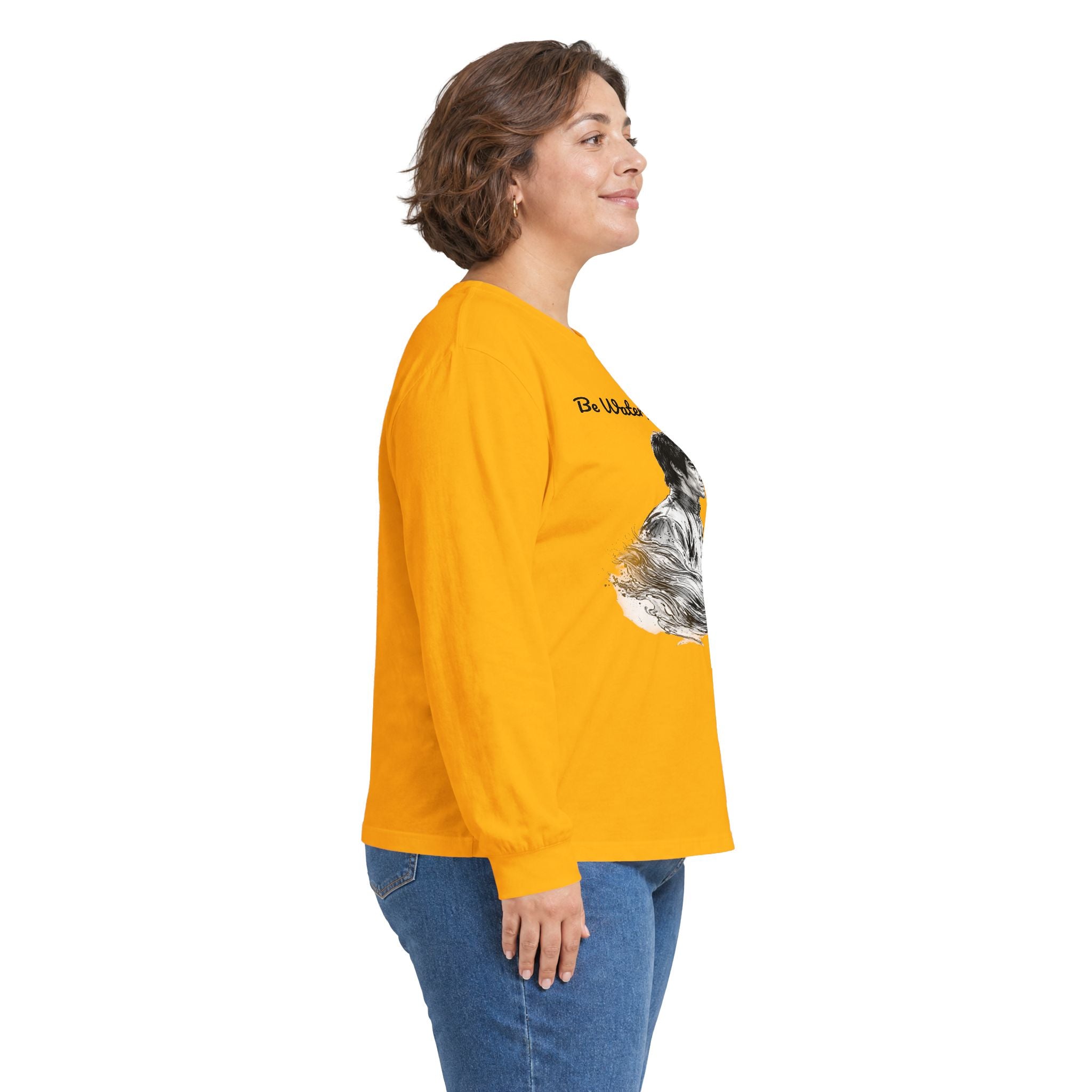 Flow Like Water: Bruce Lee Long Sleeve Crew Tee – Timeless Wisdom with Minimalist Water Art, Perfect for Layering