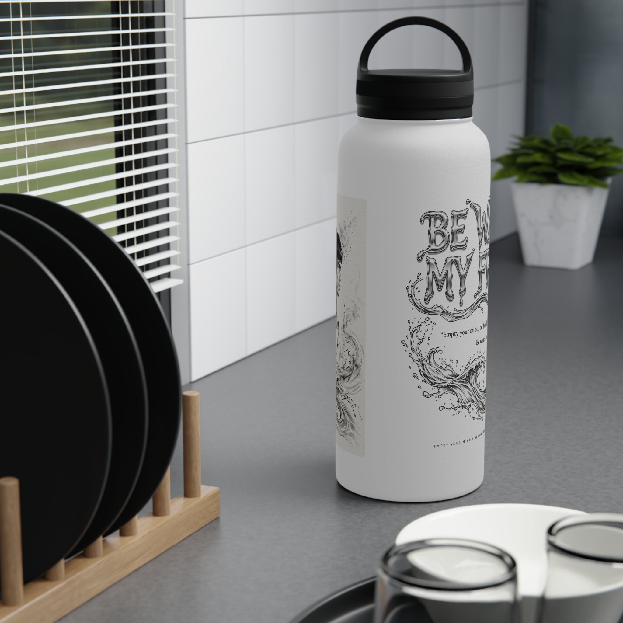 Embrace Adaptability – Bruce Lee "Be Water" Fitness Water Bottle, Ideal Gift for Martial Arts Fans, Athletes, and Mindfulness Seekers