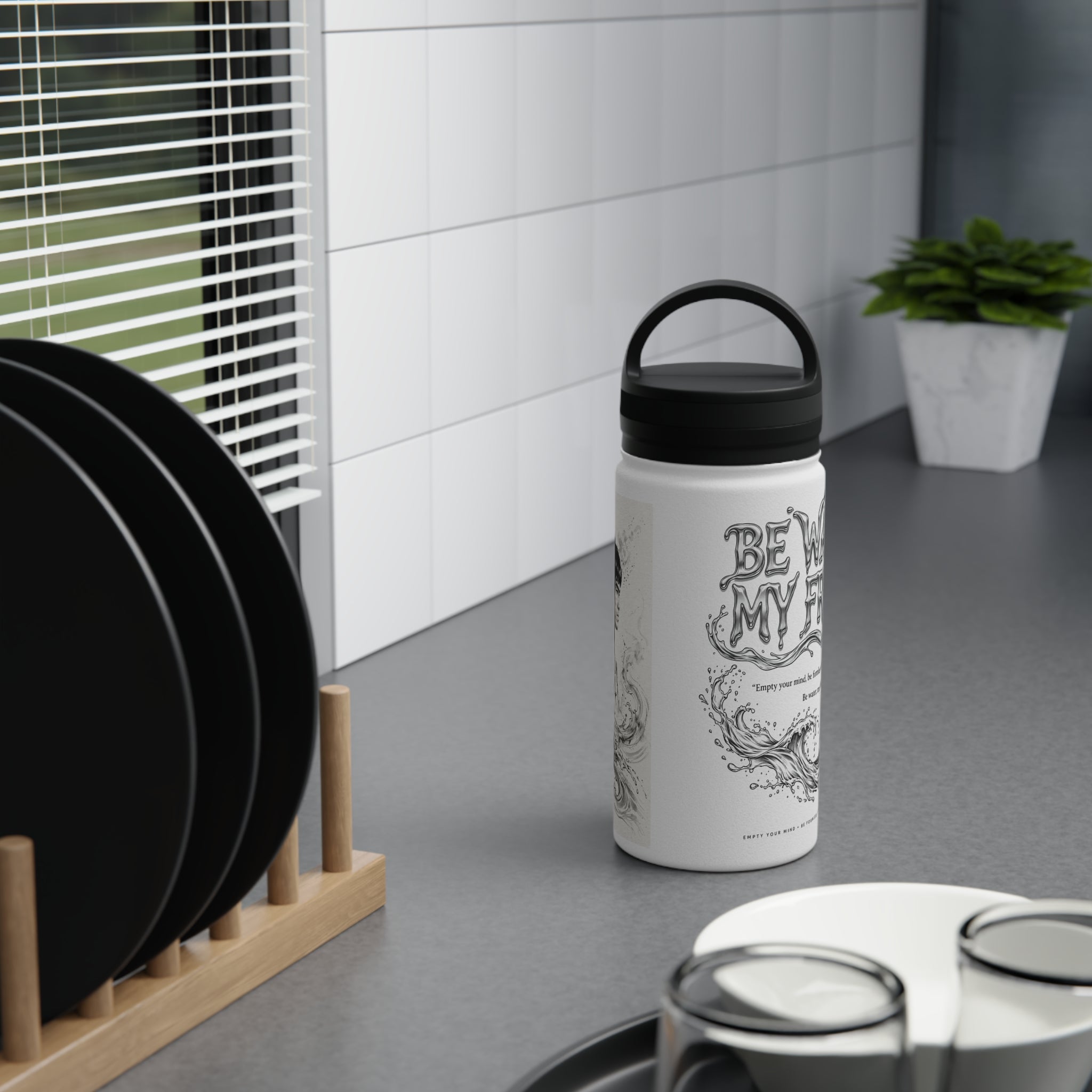 Embrace Adaptability – Bruce Lee "Be Water" Fitness Water Bottle, Ideal Gift for Martial Arts Fans, Athletes, and Mindfulness Seekers