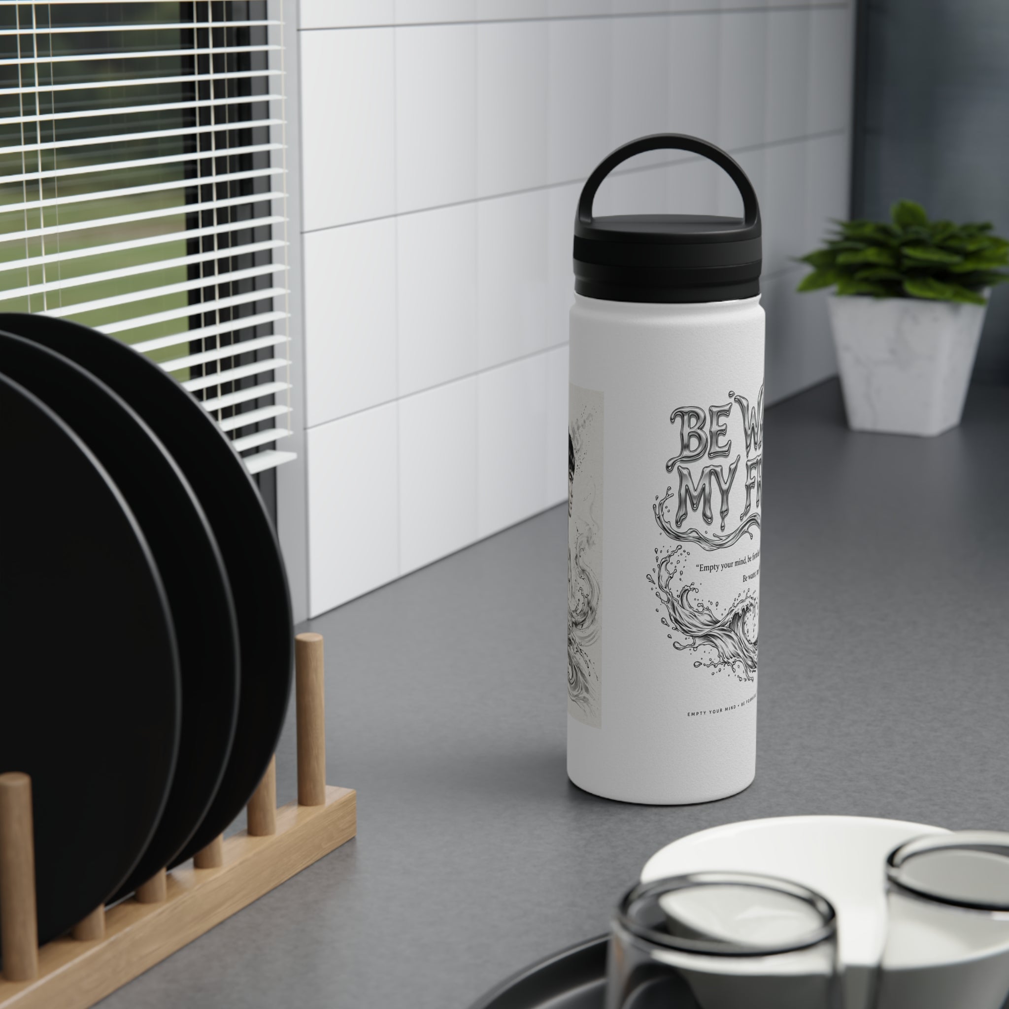 Embrace Adaptability – Bruce Lee "Be Water" Fitness Water Bottle, Ideal Gift for Martial Arts Fans, Athletes, and Mindfulness Seekers
