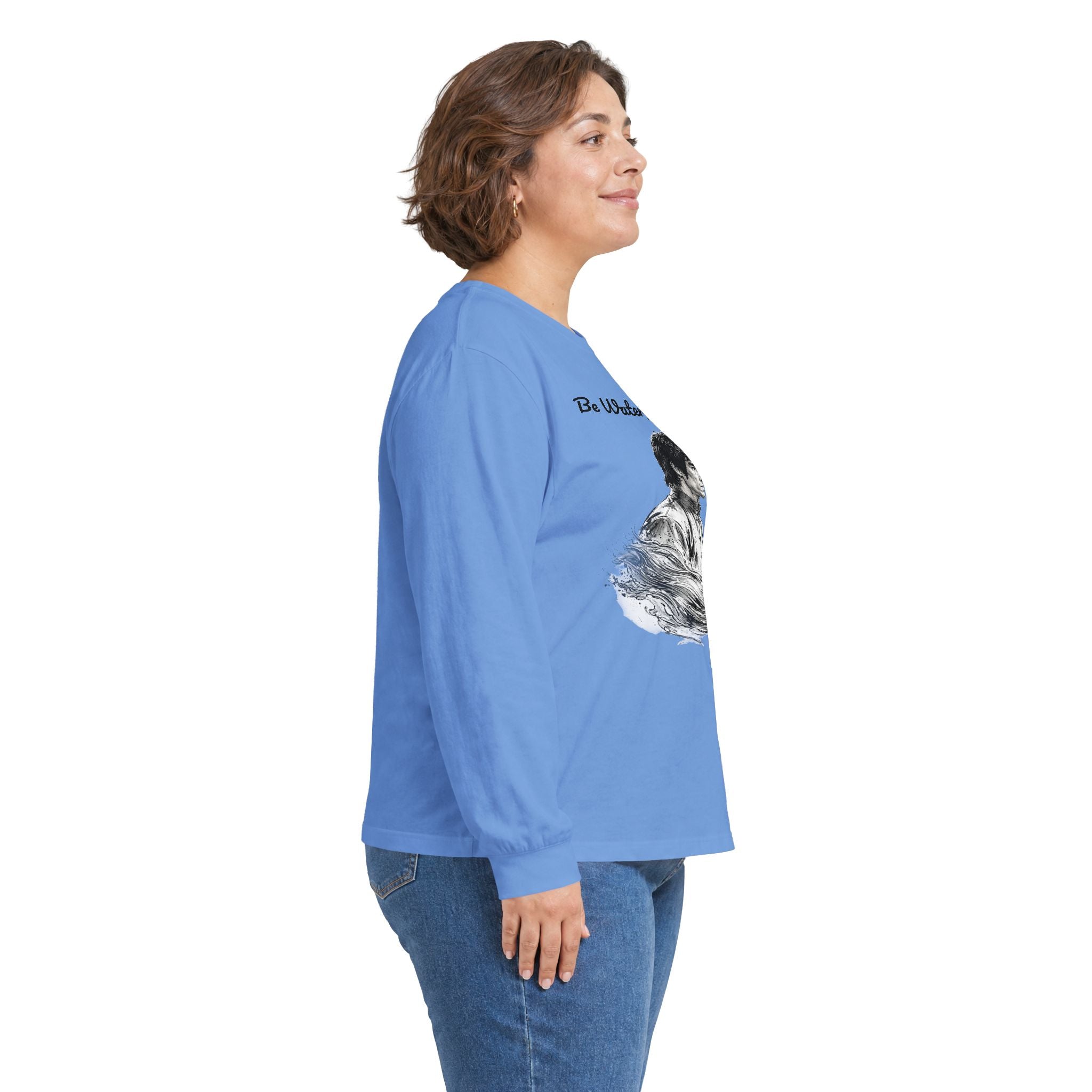 Flow Like Water: Bruce Lee Long Sleeve Crew Tee – Timeless Wisdom with Minimalist Water Art, Perfect for Layering