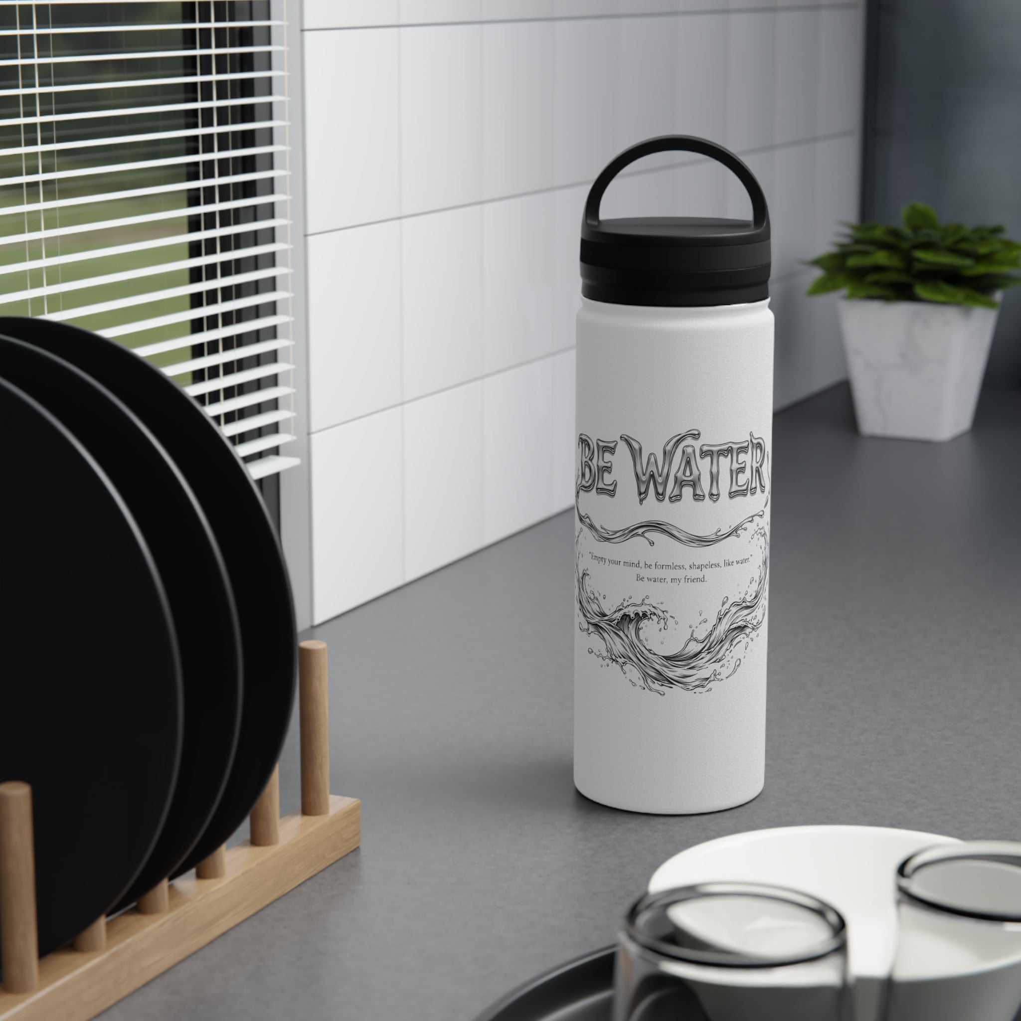 "Be Water" Sports Bottle – Bruce Lee Iconic Quote with Flowing Water Graphic, Perfect for Gym, Yoga, and Daily Hydration
